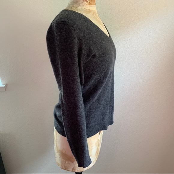 NWOT! Ladies Charter Club Cashmere V Neck Sweater - Picture 3 of 5